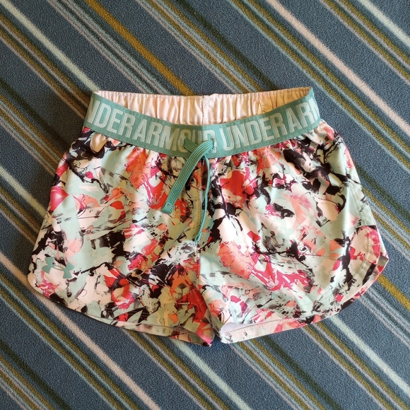 Under Armour girls sprint/athletic shorts, small, 6/7 - Picture 4 of 5